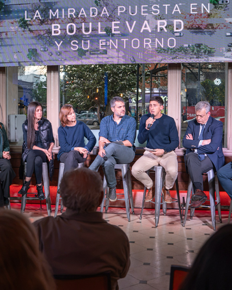 Especialistas y vecinos dialogaron sobre el futuro de Boulevard